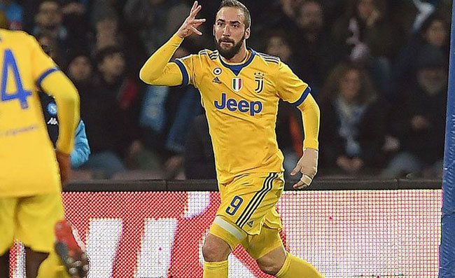 Maria De Filippi La Richiesta Per Higuain A Cè Posta Per