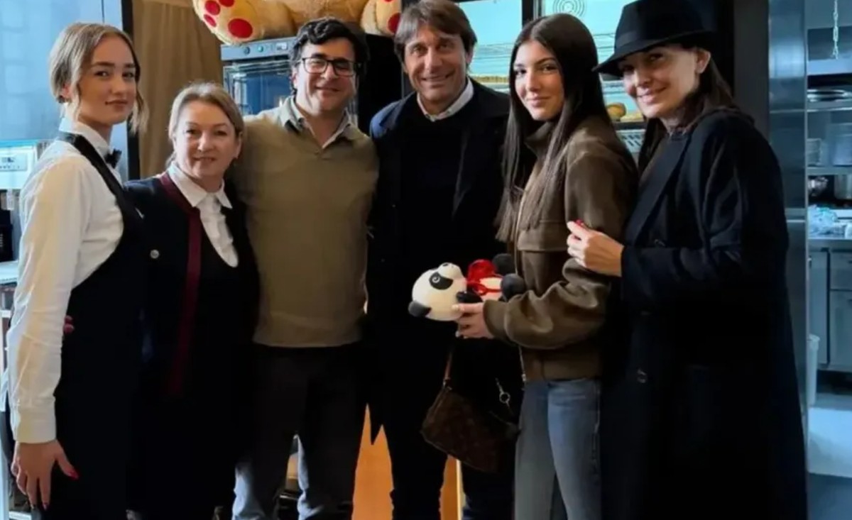 Il ristorante al 53 colpisce: “Moglie di Conte, simbolo di vera forza!”