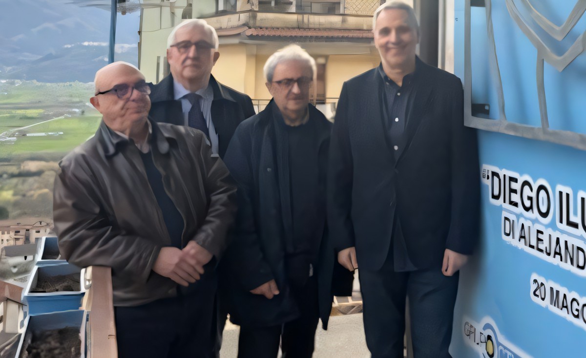 De Giovanni al Napoli Club: il 2027 e il quinto Scudetto tra sogni e polemiche! De Giovanni al Napoli Club: il 2027 e il quinto Scudetto tra sogni e polemiche!