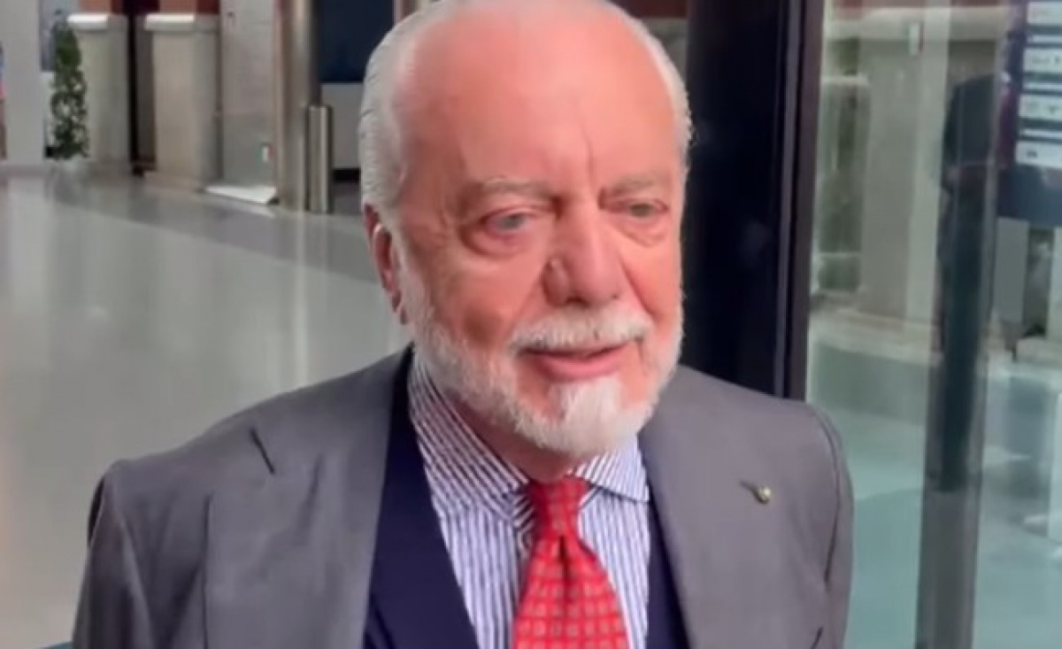 De Laurentiis frena: il sogno Maradona diventa una polemica senza fine! De Laurentiis frena: il sogno Maradona diventa una polemica senza fine!