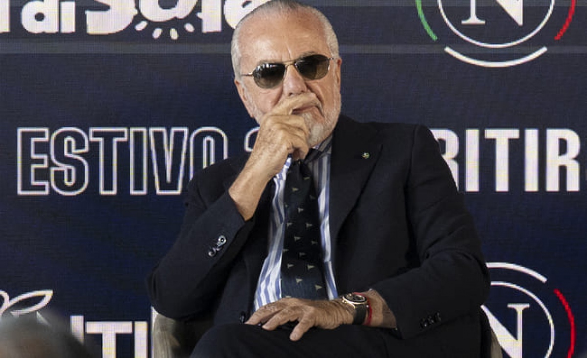 Il Napoli sacrifica il passato: il futuro vale davvero la pena? Quale la vostra scelta? Il Napoli sacrifica il passato: il futuro vale davvero la pena? Quale la vostra scelta?