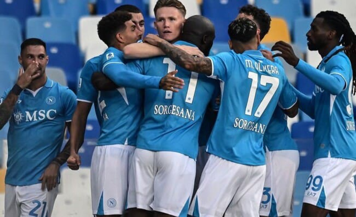 Paganin gela Napoli: «Né Fabregas né Gasperini, altro il profilo azzurro giusto» Paganin gela Napoli: «Né Fabregas né Gasperini, altro il profilo azzurro giusto»