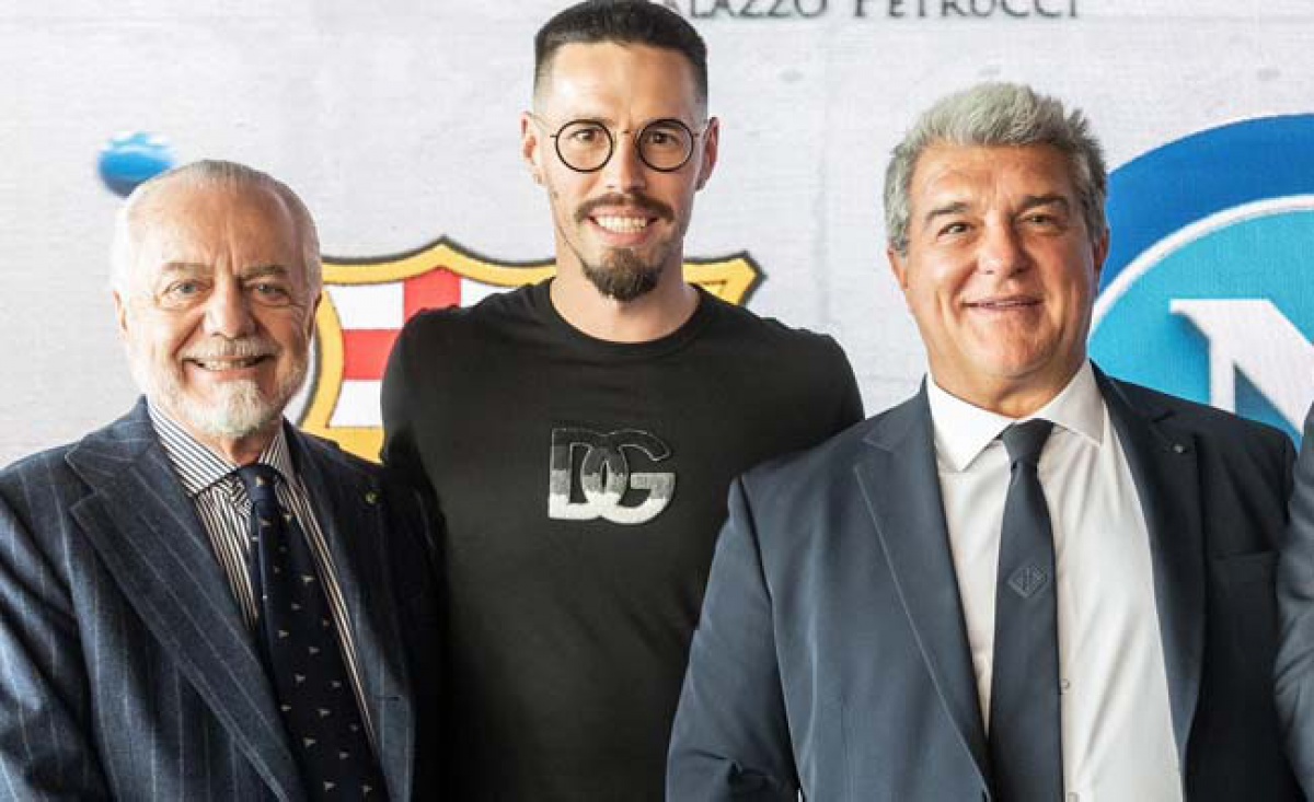 Cittadinanza onoraria a De Laurentiis e Hamsik: il Napoli esplode in polemica per lo stadio a 6.500 posti!