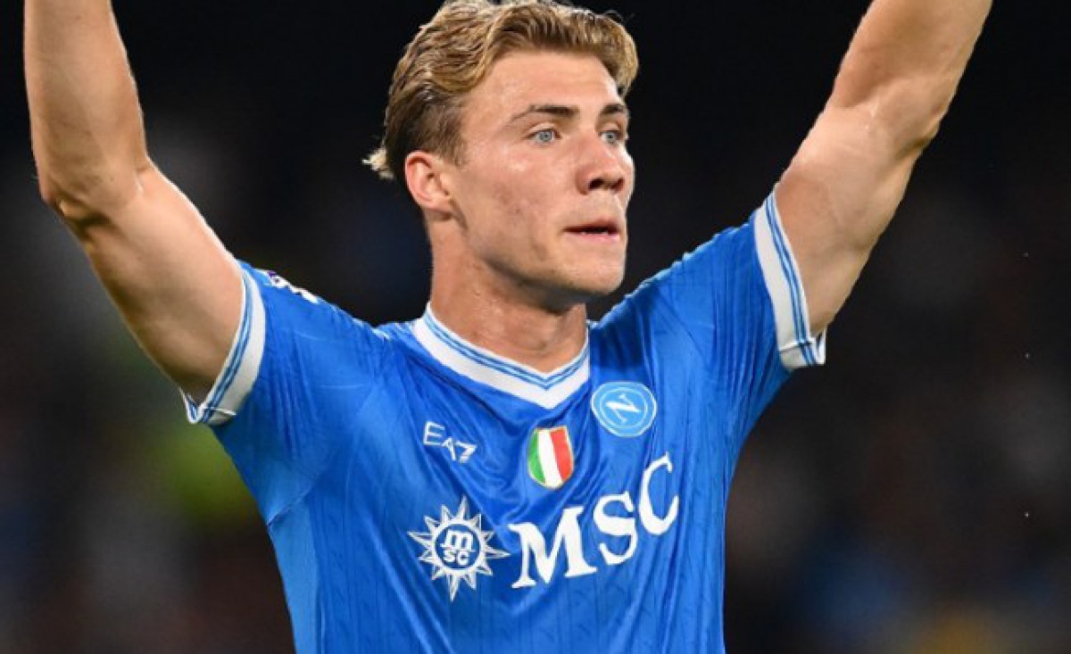 Hojlund in crisi, Conte nel caos: Alisson esplode e i tifosi si dividono! Hojlund in crisi, Conte nel caos: Alisson esplode e i tifosi si dividono!