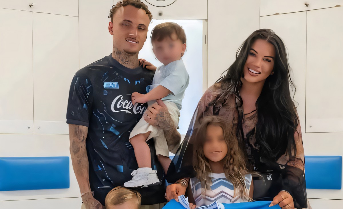 Lang a Napoli: convalescenza in famiglia o strategia per il caos? Il parere dei medici azzurri infiamma il dibattito! Lang a Napoli: convalescenza in famiglia o strategia per il caos? Il parere dei medici azzurri infiamma il dibattito!