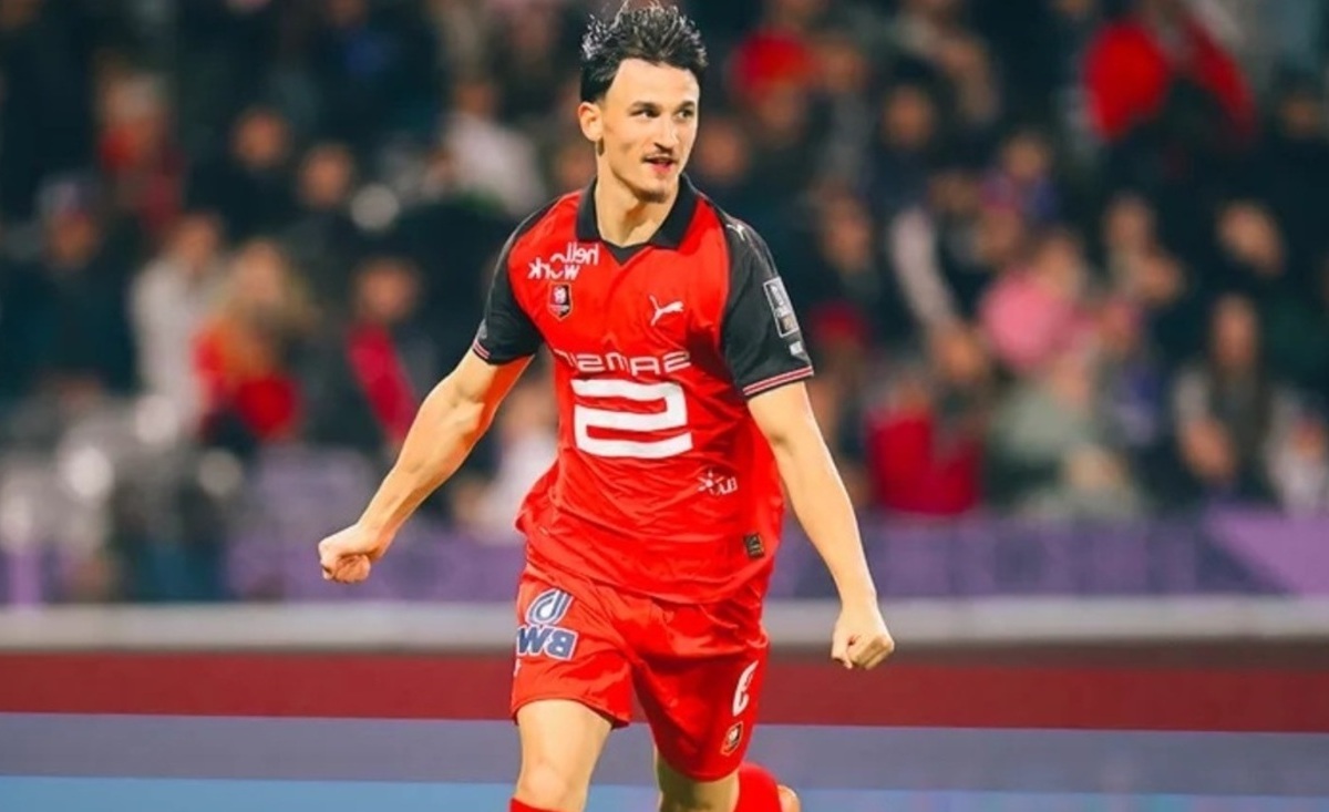 La furia di L’Équipe: L’addio di Le Paul al Napoli scatena il caos tra i tifosi! La furia di L’Équipe: L’addio di Le Paul al Napoli scatena il caos tra i tifosi!