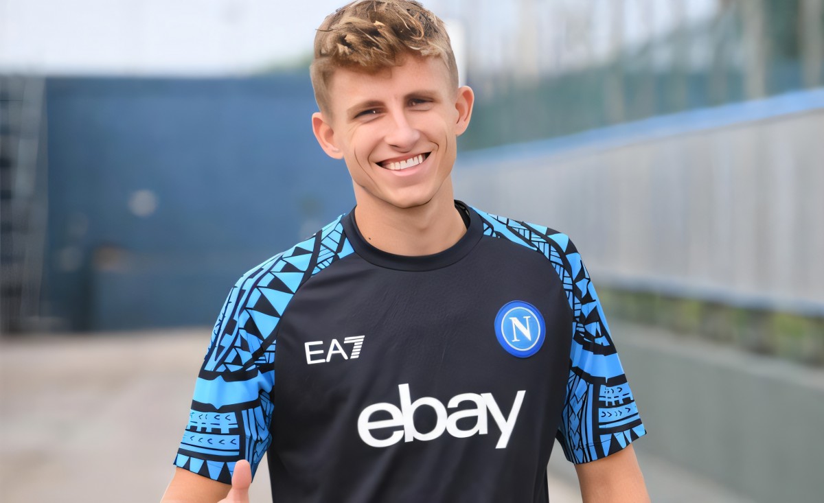 Sarri torna a Napoli: Lang e Lindstrom nel mirino, De Laurentiis in fermento!