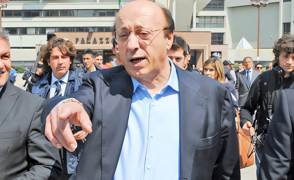 Futuro di Conte: Moggi lancia la bomba e fa tremare Napoli! Futuro di Conte: Moggi lancia la bomba e fa tremare Napoli!