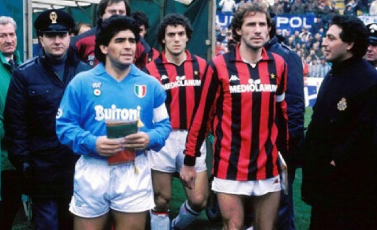 Berlusconi svela il sogno proibito di Silvio: Maradona e la furia di un vincente! Berlusconi svela il sogno proibito di Silvio: Maradona e la furia di un vincente!