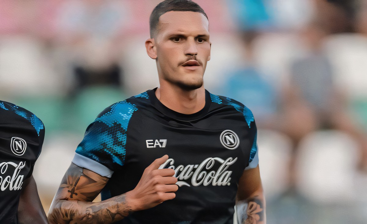 Furia Napoli: Gila in arrivo? Fabbroni lancia il guanto di sfida su Rafa Marin! Furia Napoli: Gila in arrivo? Fabbroni lancia il guanto di sfida su Rafa Marin!