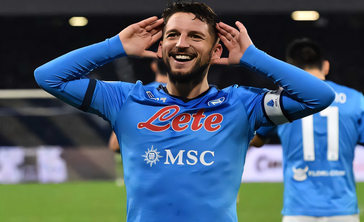 Mertens torna al Maradona: la furia dei tifosi non si placa! Mertens torna al Maradona: la furia dei tifosi non si placa!