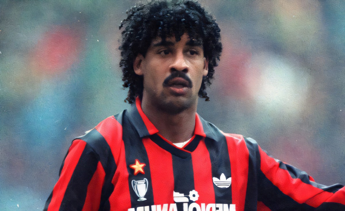Napoli, caos scudetto! Lo Bello svela gli insulti di Rijkaard: furia in campo! Napoli, caos scudetto! Lo Bello svela gli insulti di Rijkaard: furia in campo!