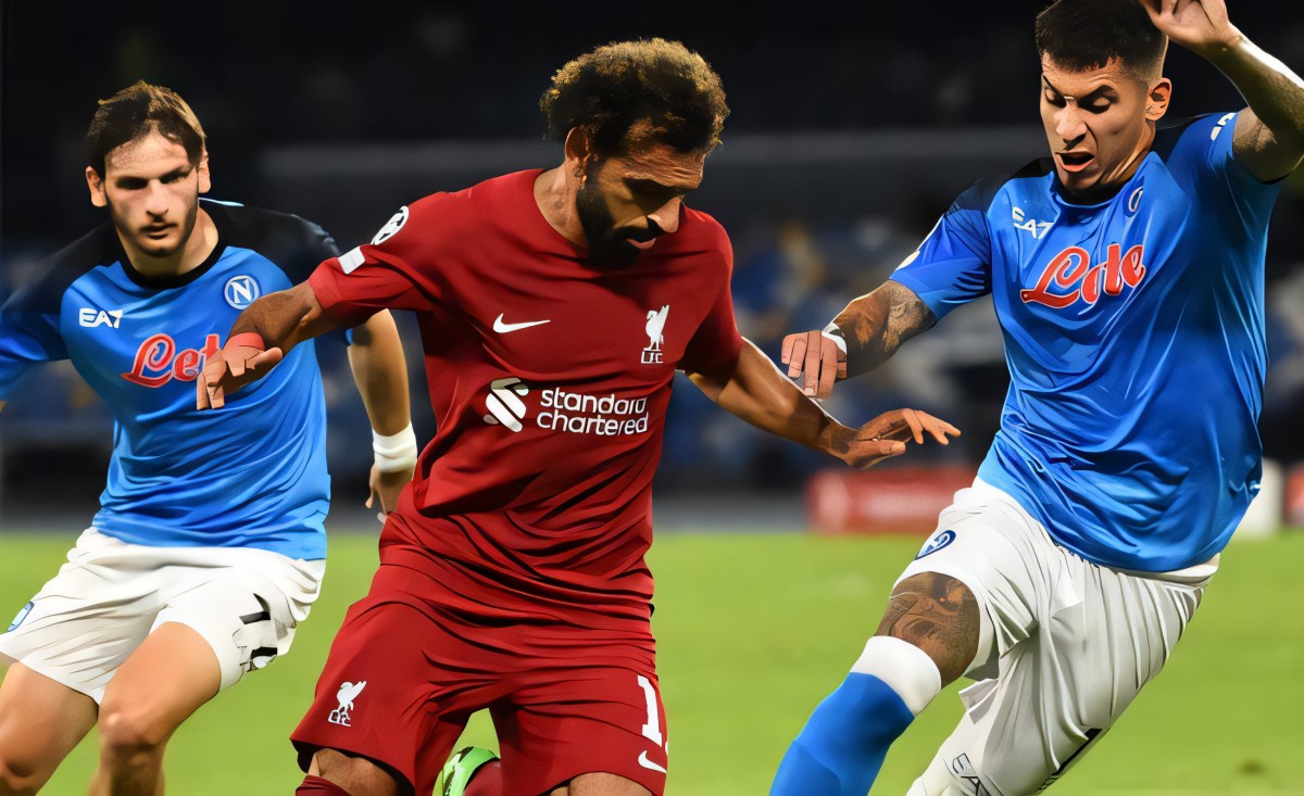 Carragher provoca: “Salah pronto a rivoluzionare il Napoli?” Carragher provoca: “Salah pronto a rivoluzionare il Napoli?”