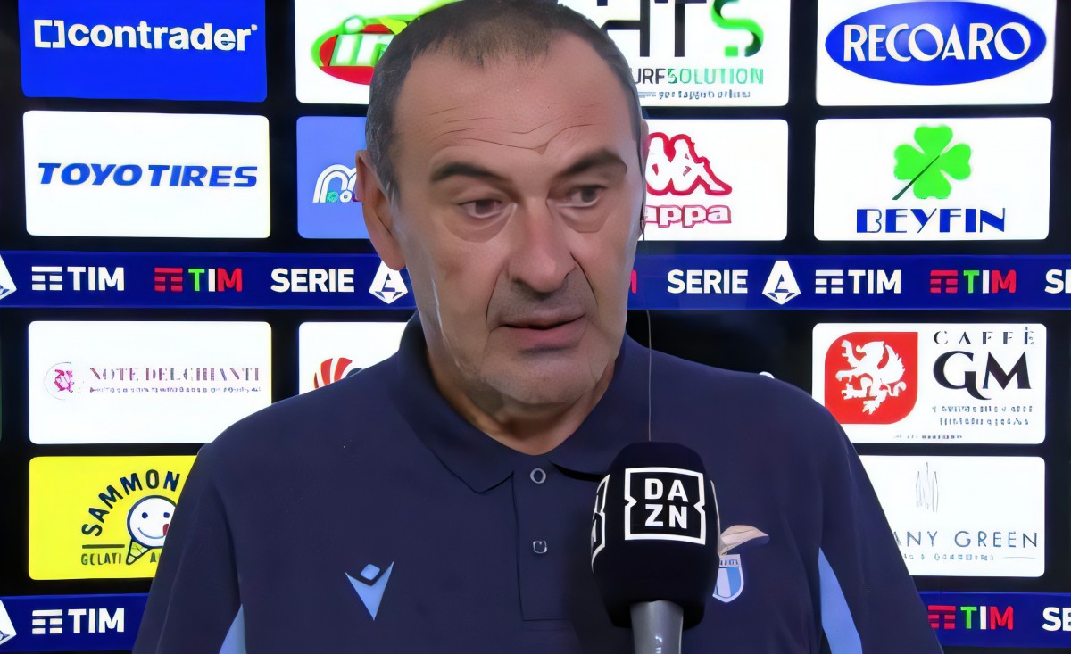 Maldini o Motta? La furia di Sarri divide i tifosi: caos a Napoli! Maldini o Motta? La furia di Sarri divide i tifosi: caos a Napoli!