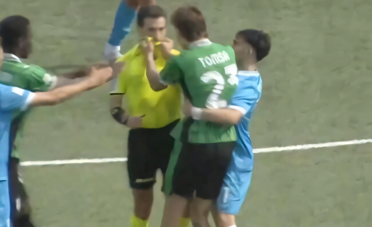 Napoli-Sassuolo Primavera: l’aggressione di Tomsa scatena la bufera! Napoli-Sassuolo Primavera: l’aggressione di Tomsa scatena la bufera!