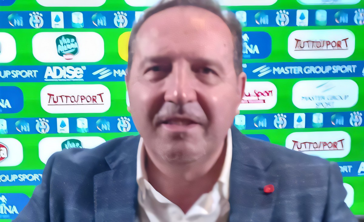 Napoli-Juventus: la furia di Venerato su Savoldi, colpo che fa discutere! Napoli-Juventus: la furia di Venerato su Savoldi, colpo che fa discutere!