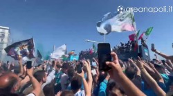 Conte ama Napoli, guardate cosa ha fatto durante la sfilata Scudetto